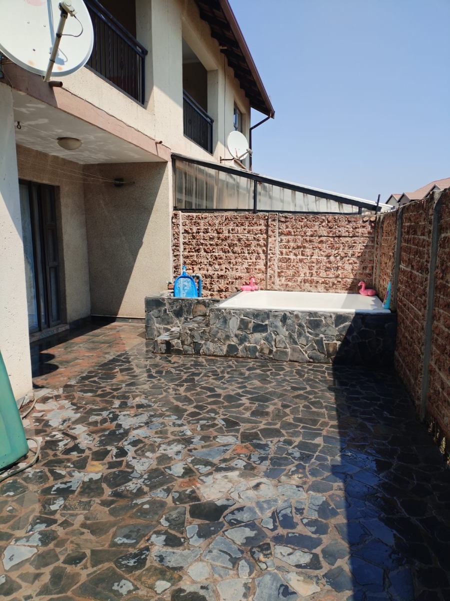 2 Bedroom Property for Sale in Parkrand Gauteng