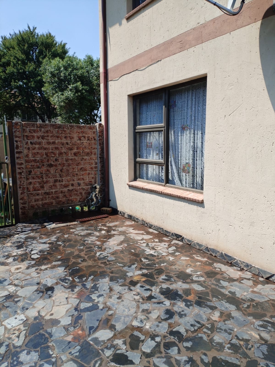 2 Bedroom Property for Sale in Parkrand Gauteng