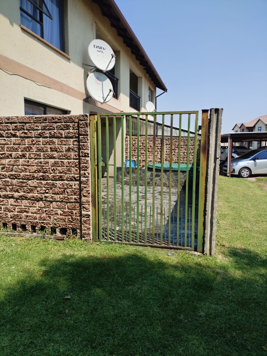 2 Bedroom Property for Sale in Parkrand Gauteng