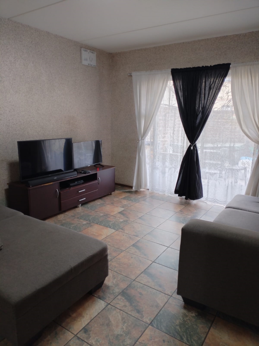 2 Bedroom Property for Sale in Parkrand Gauteng