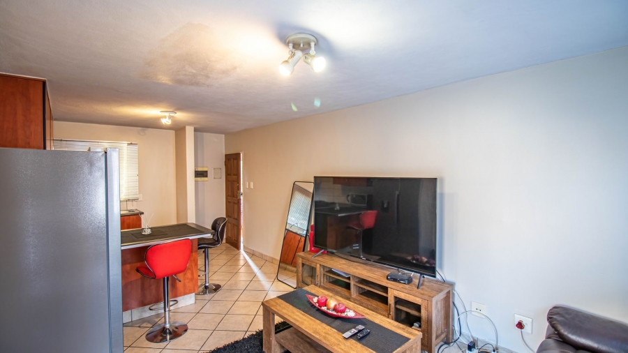 1 Bedroom Property for Sale in Vorna Valley Gauteng