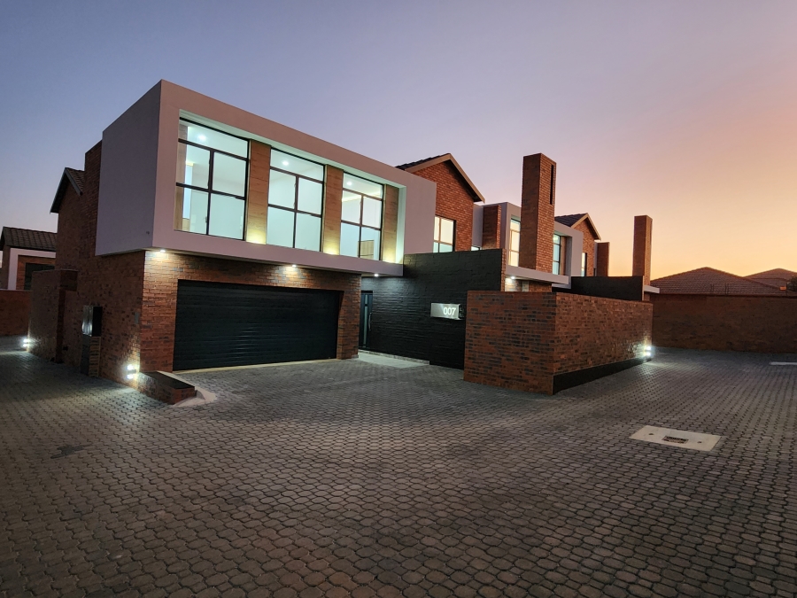 3 Bedroom Property for Sale in Bartlett Gauteng