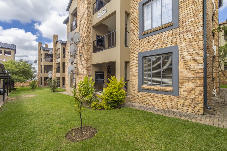 2 Bedroom Property for Sale in North Riding Gauteng