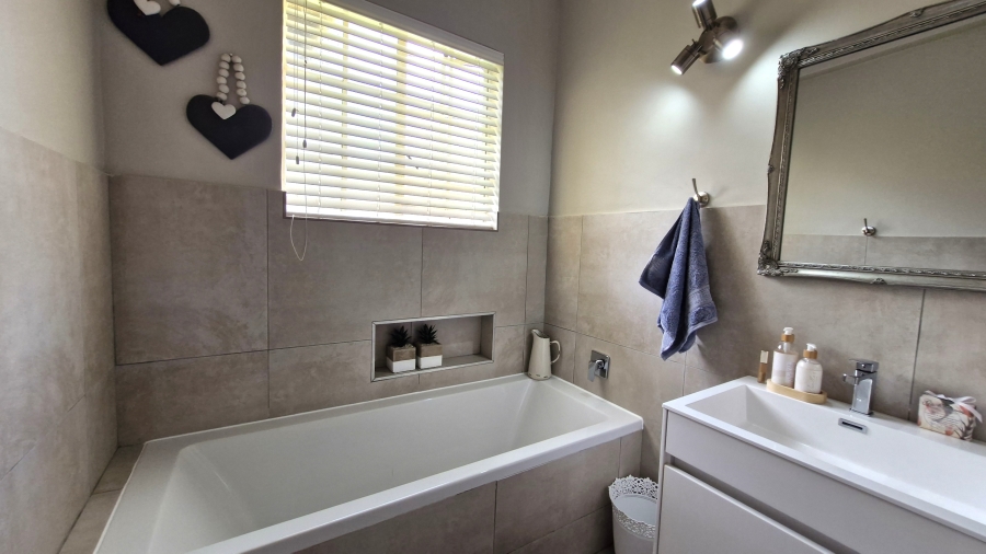 3 Bedroom Property for Sale in Wierda Park Gauteng