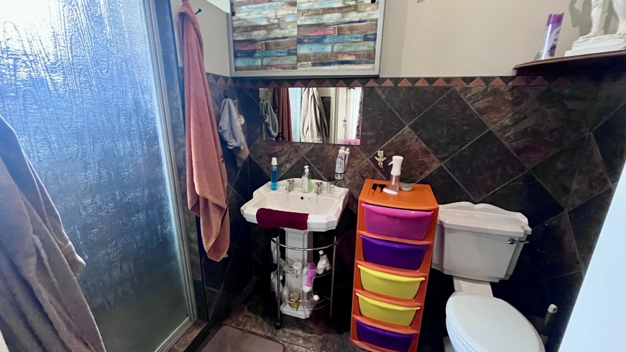 8 Bedroom Property for Sale in Kilner Park Gauteng