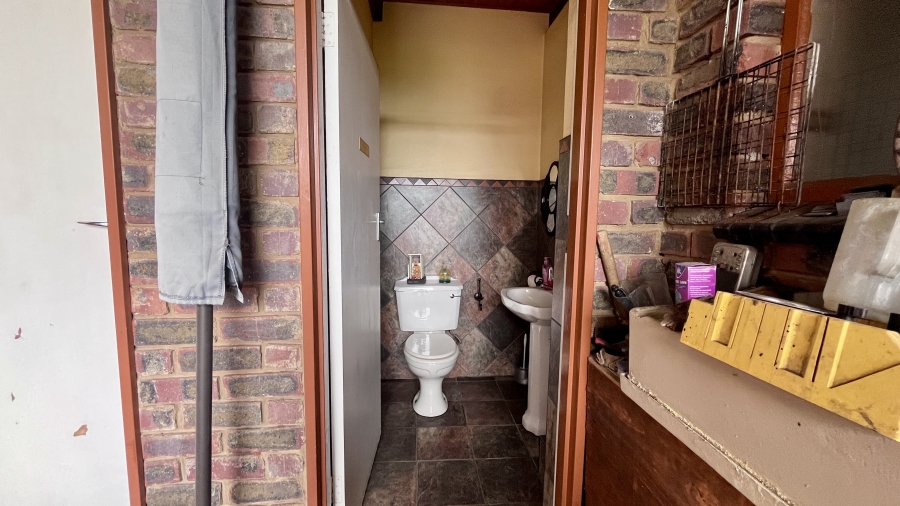 8 Bedroom Property for Sale in Kilner Park Gauteng