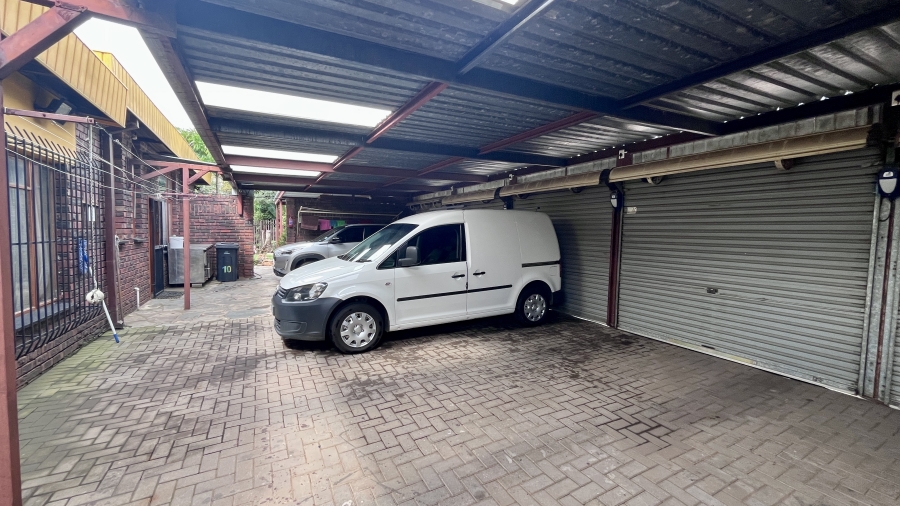 8 Bedroom Property for Sale in Kilner Park Gauteng