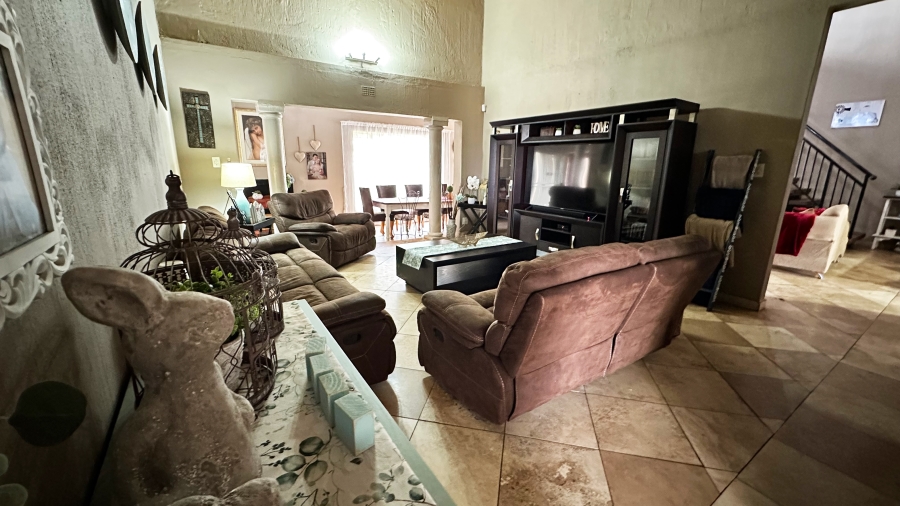 7 Bedroom Property for Sale in Zesfontein A H Gauteng