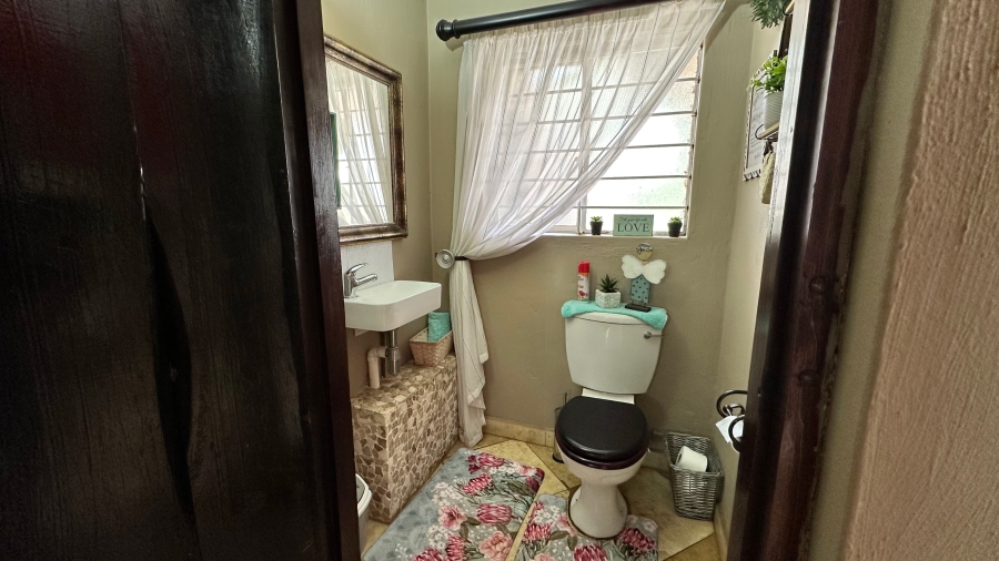7 Bedroom Property for Sale in Zesfontein A H Gauteng