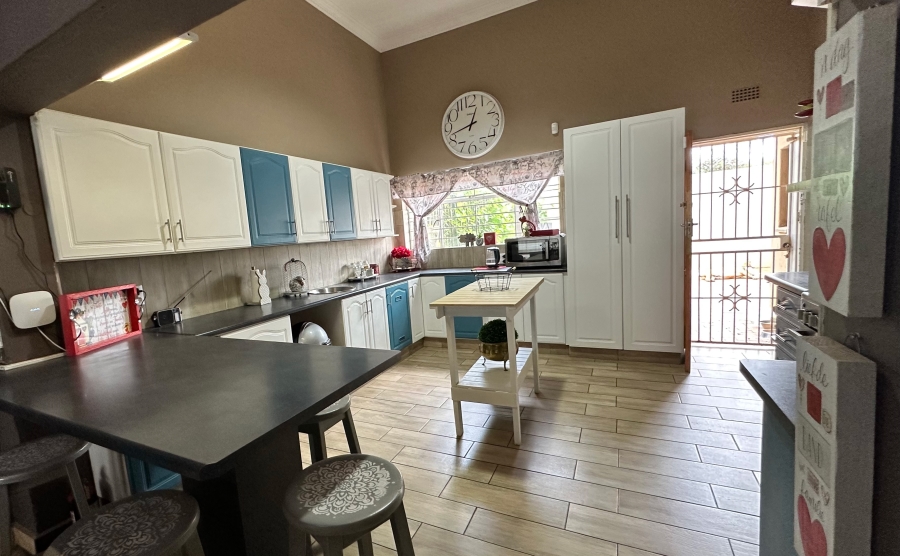7 Bedroom Property for Sale in Zesfontein A H Gauteng