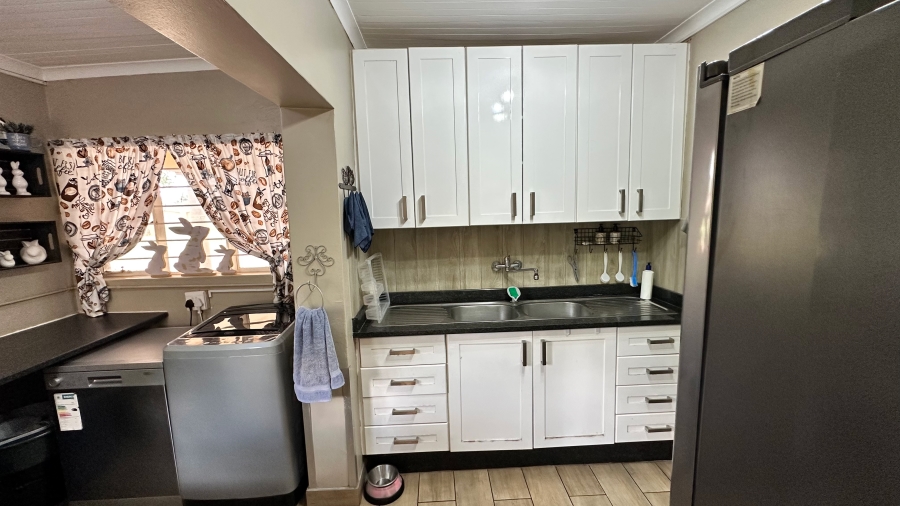 7 Bedroom Property for Sale in Zesfontein A H Gauteng