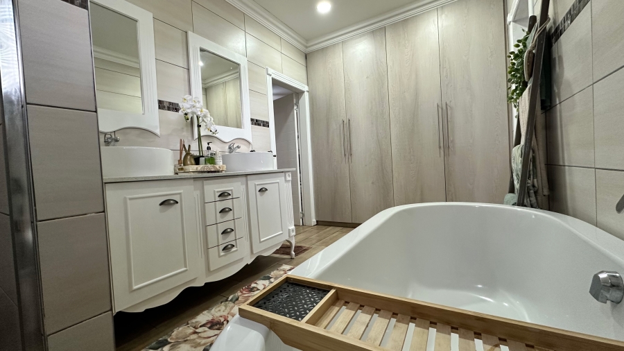 7 Bedroom Property for Sale in Zesfontein A H Gauteng