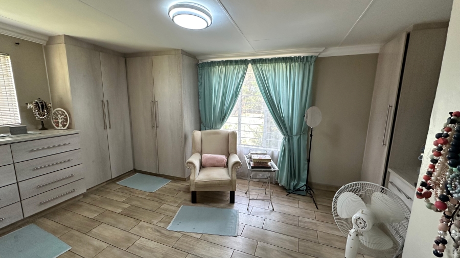 7 Bedroom Property for Sale in Zesfontein A H Gauteng