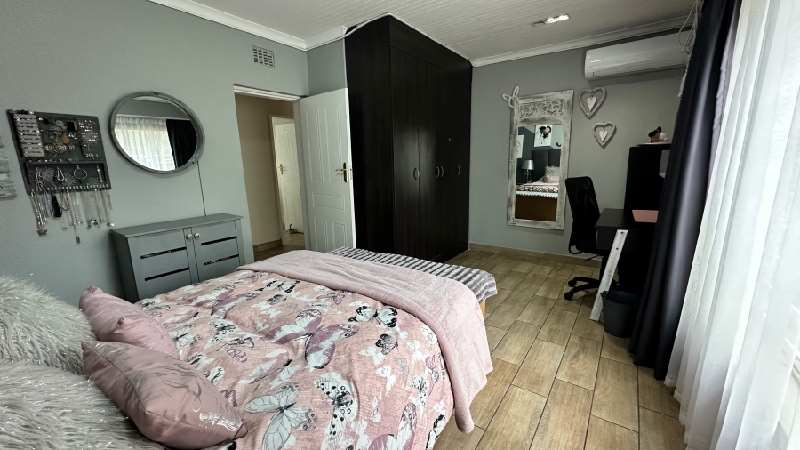 7 Bedroom Property for Sale in Zesfontein A H Gauteng