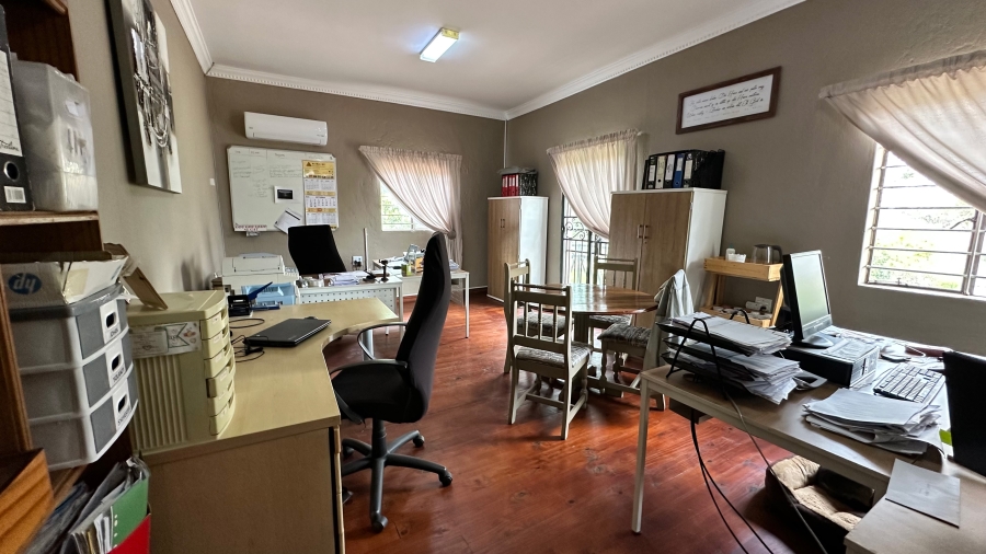 7 Bedroom Property for Sale in Zesfontein A H Gauteng
