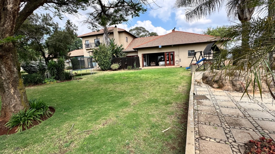 7 Bedroom Property for Sale in Zesfontein A H Gauteng