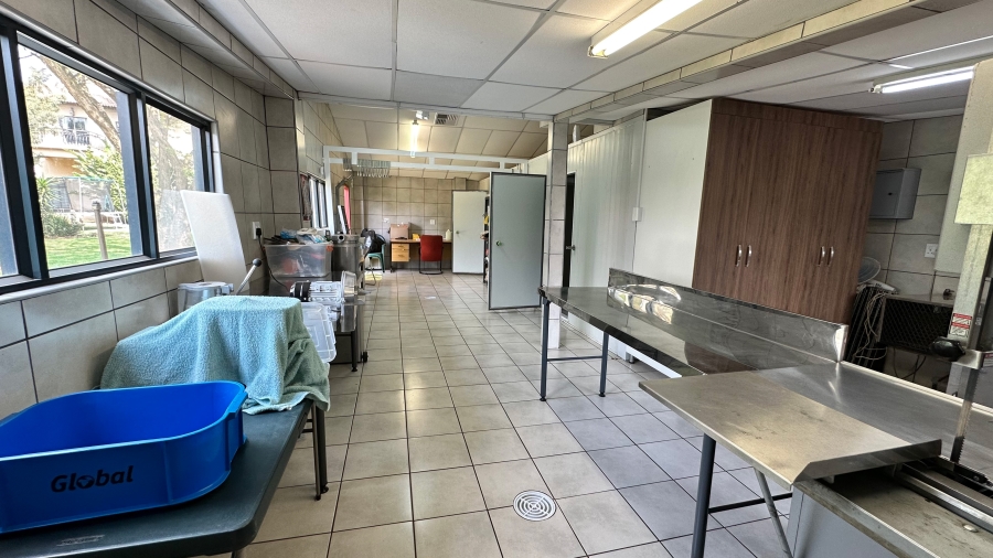 7 Bedroom Property for Sale in Zesfontein A H Gauteng