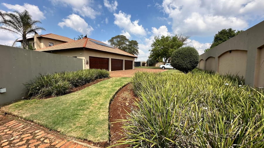 7 Bedroom Property for Sale in Zesfontein A H Gauteng