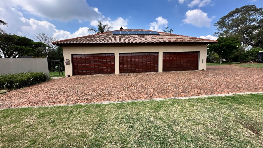 7 Bedroom Property for Sale in Zesfontein A H Gauteng