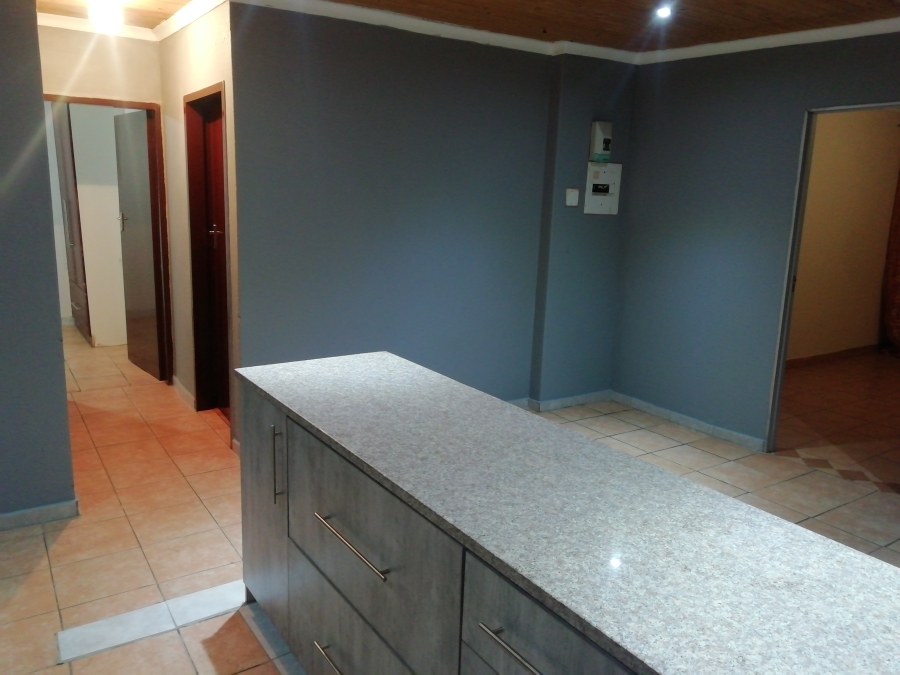 3 Bedroom Property for Sale in Debonair Park Gauteng