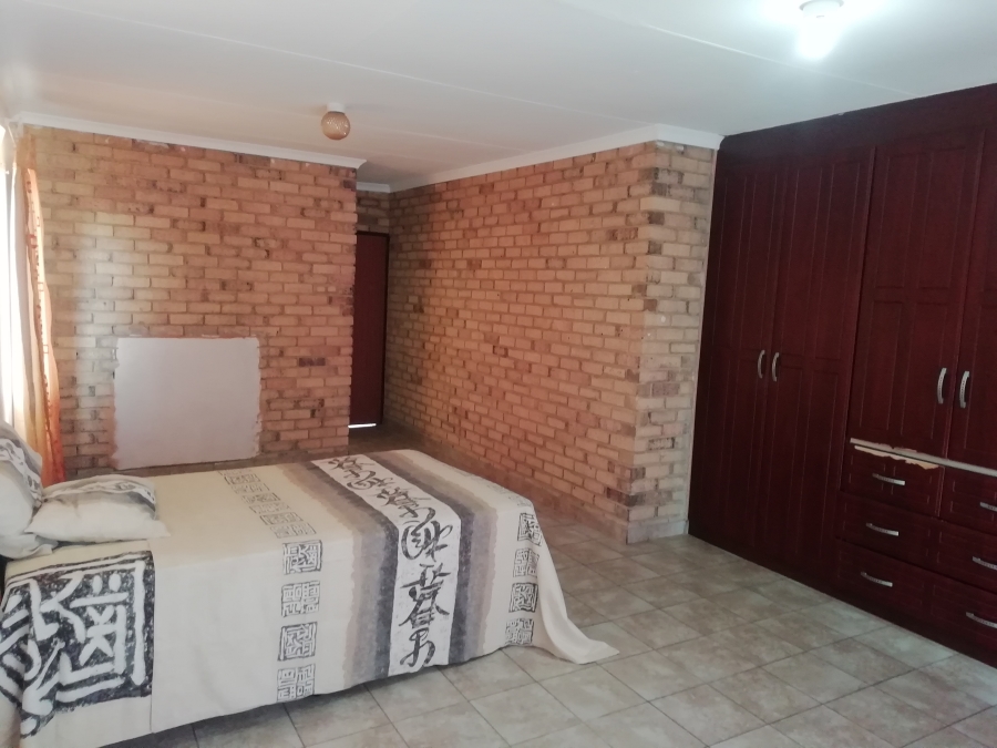 3 Bedroom Property for Sale in Debonair Park Gauteng