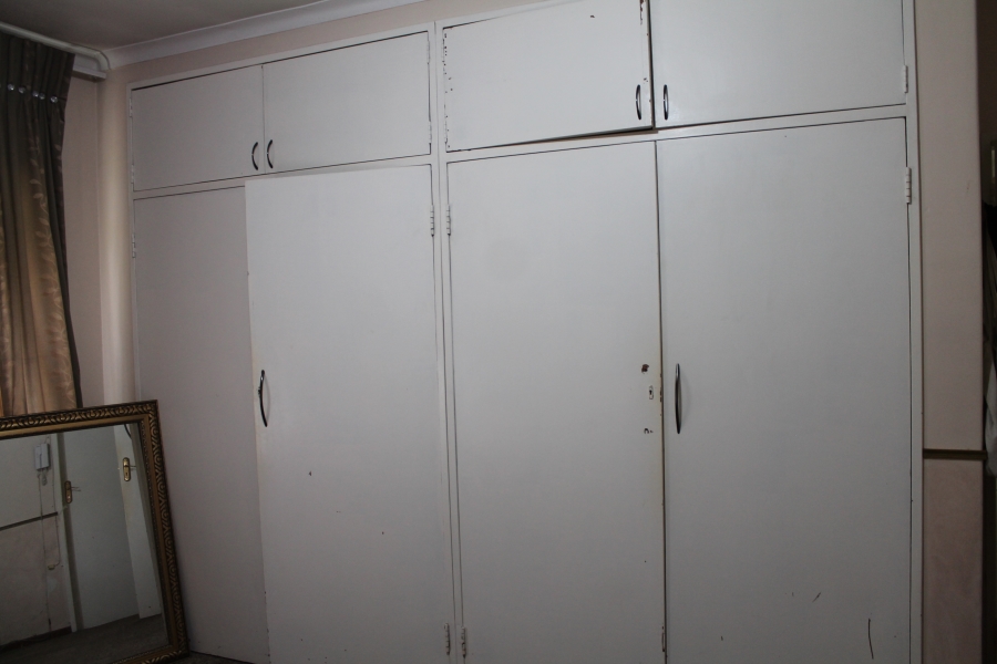 6 Bedroom Property for Sale in Brackenhurst Gauteng