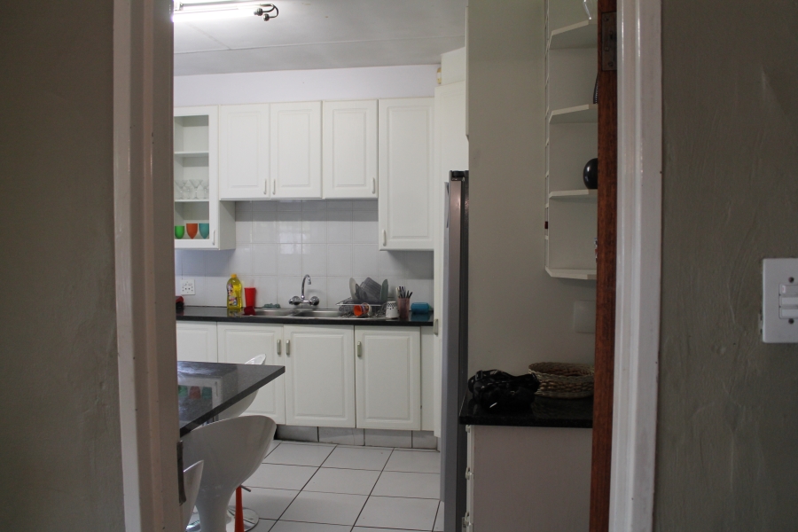 6 Bedroom Property for Sale in Brackenhurst Gauteng