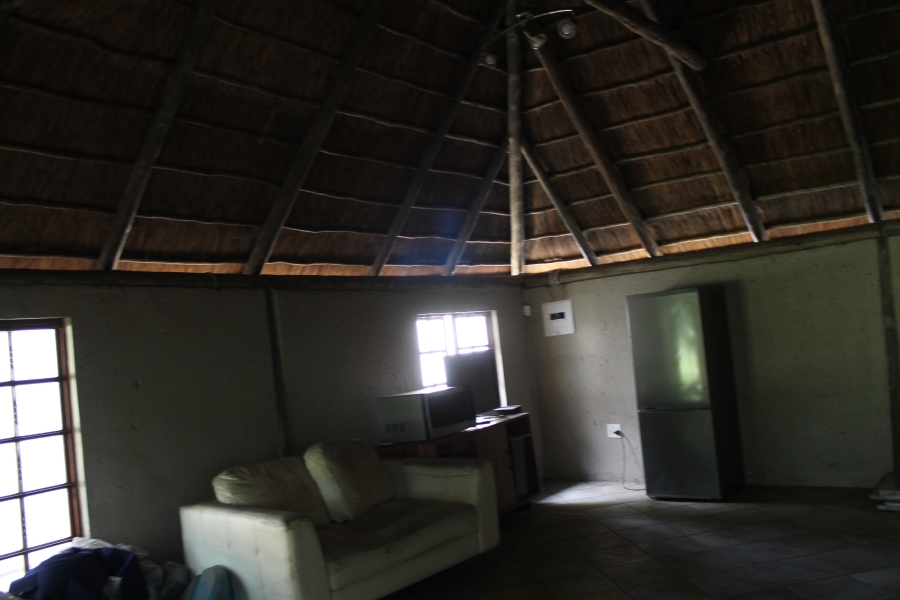 6 Bedroom Property for Sale in Brackenhurst Gauteng