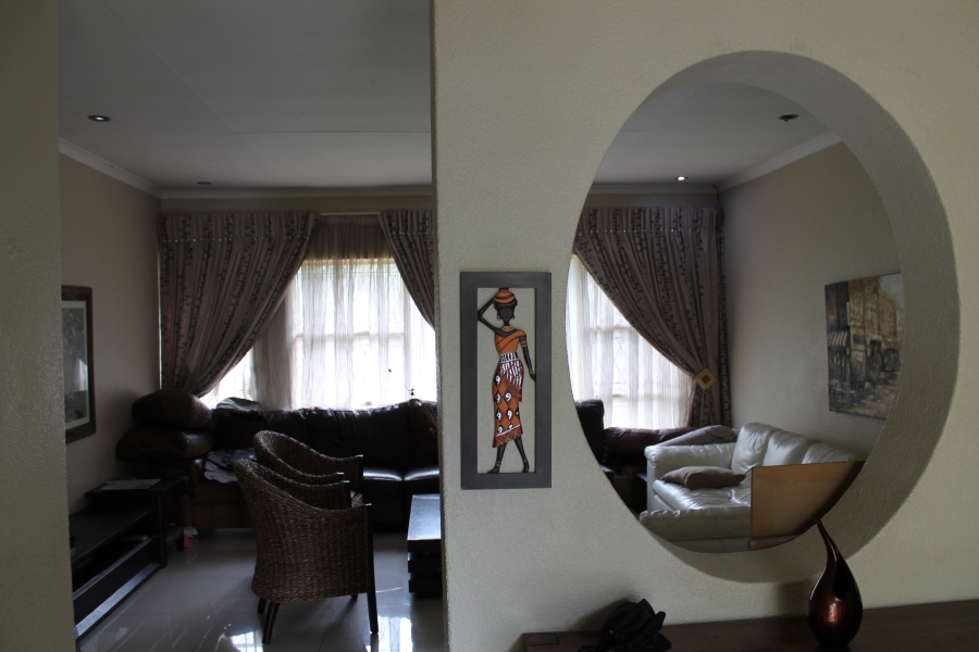 6 Bedroom Property for Sale in Brackenhurst Gauteng
