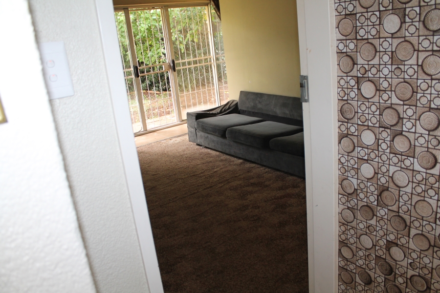 6 Bedroom Property for Sale in Brackenhurst Gauteng