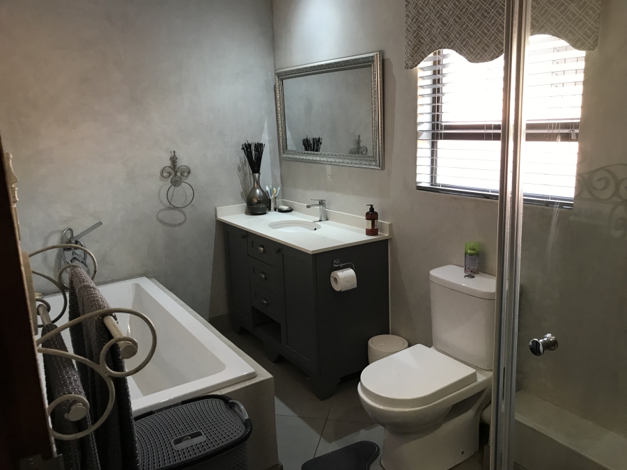 4 Bedroom Property for Sale in Pebble Rock Golf Village Gauteng