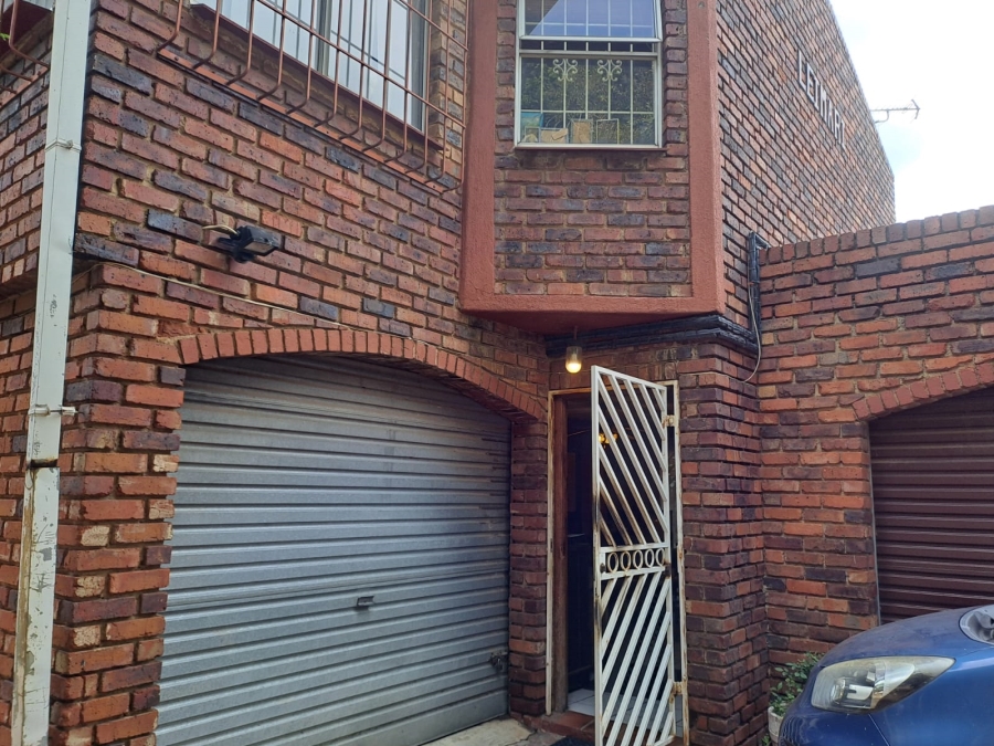 2 Bedroom Property for Sale in Forest Hill Gauteng