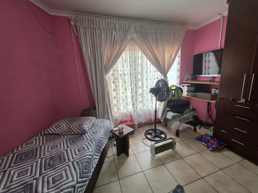 To Let 4 Bedroom Property for Rent in Lambton Gauteng