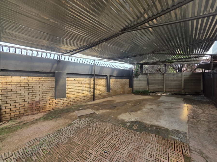 To Let 4 Bedroom Property for Rent in Lambton Gauteng