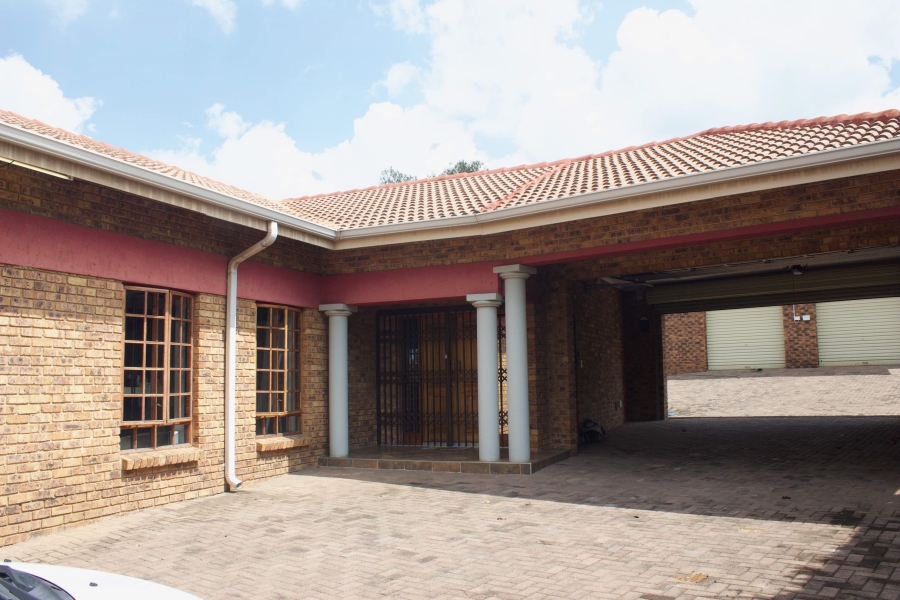 3 Bedroom Property for Sale in Edleen Gauteng