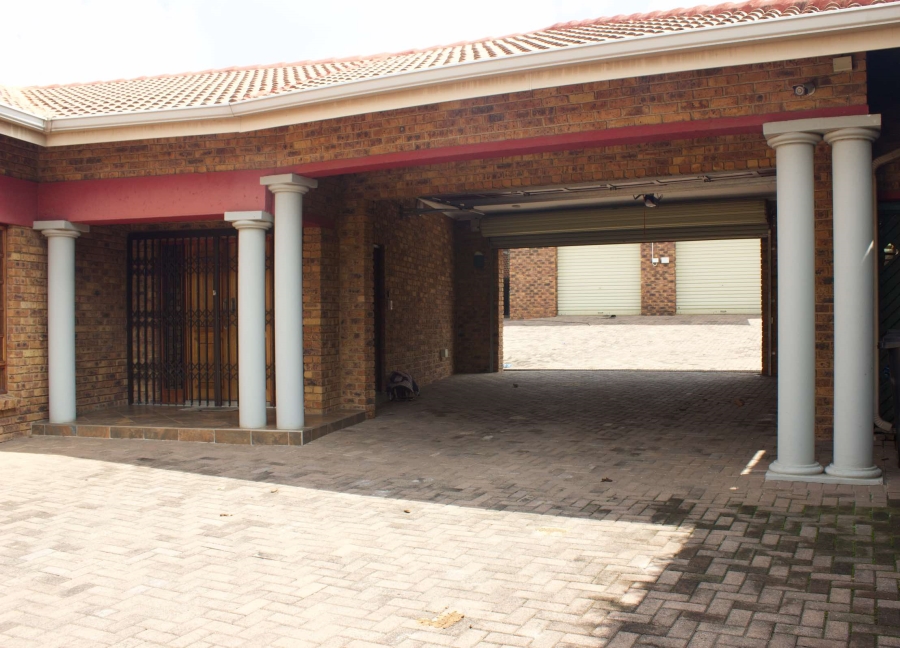 3 Bedroom Property for Sale in Edleen Gauteng