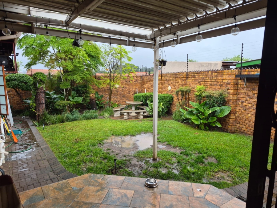 3 Bedroom Property for Sale in Edleen Gauteng