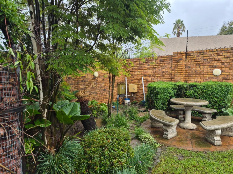 3 Bedroom Property for Sale in Edleen Gauteng