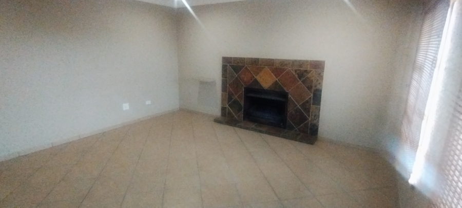 To Let 5 Bedroom Property for Rent in Sonneveld Gauteng