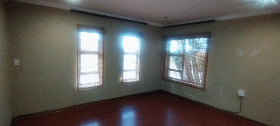 To Let 5 Bedroom Property for Rent in Sonneveld Gauteng