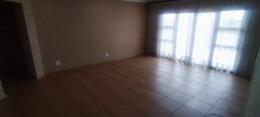 To Let 5 Bedroom Property for Rent in Sonneveld Gauteng