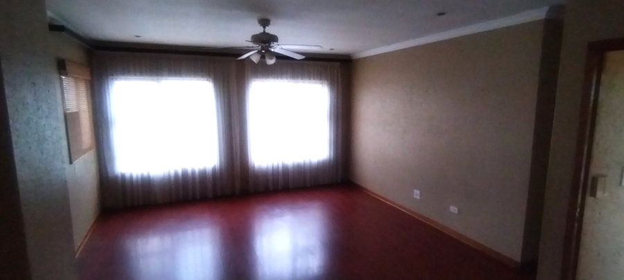 To Let 5 Bedroom Property for Rent in Sonneveld Gauteng