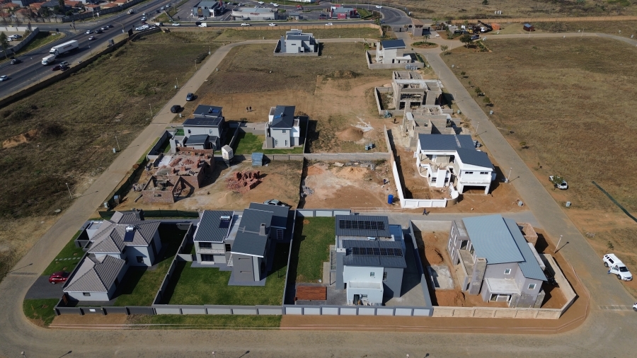 0 Bedroom Property for Sale in Blue Hills Gauteng