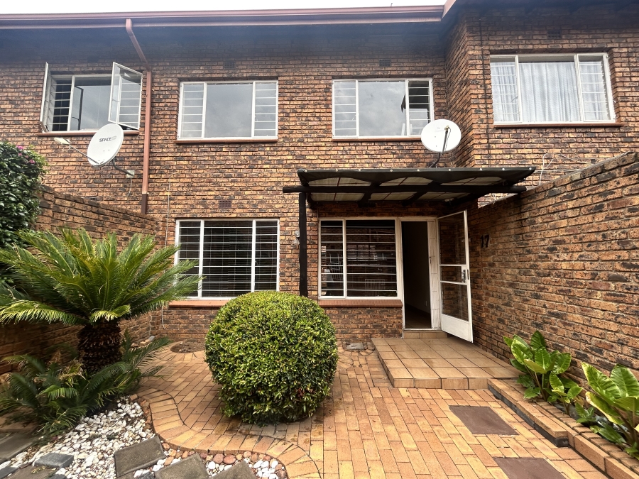 To Let 2 Bedroom Property for Rent in Freeway Park Gauteng