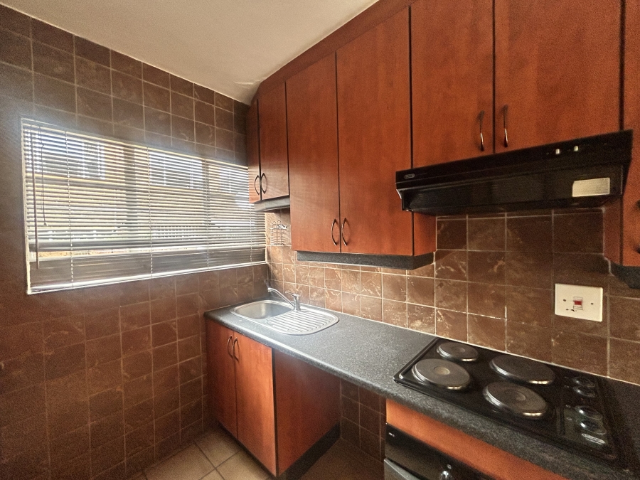 To Let 2 Bedroom Property for Rent in Freeway Park Gauteng