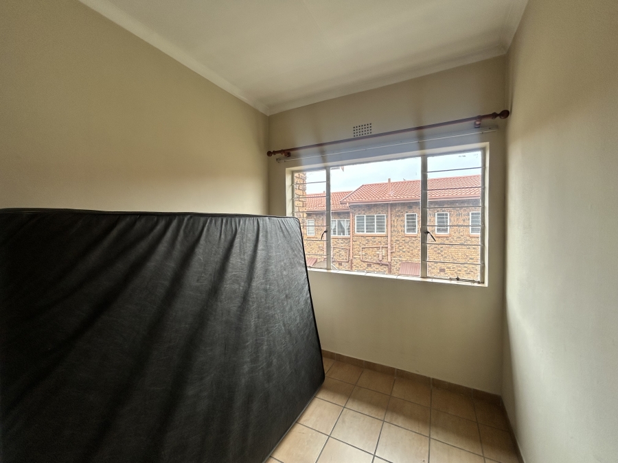 To Let 2 Bedroom Property for Rent in Freeway Park Gauteng