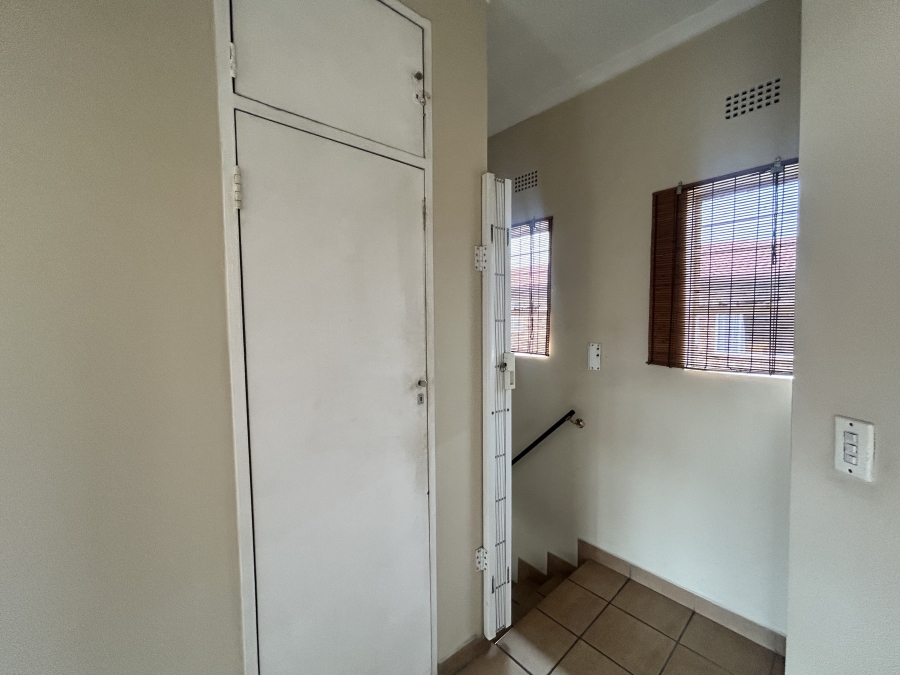 To Let 2 Bedroom Property for Rent in Freeway Park Gauteng