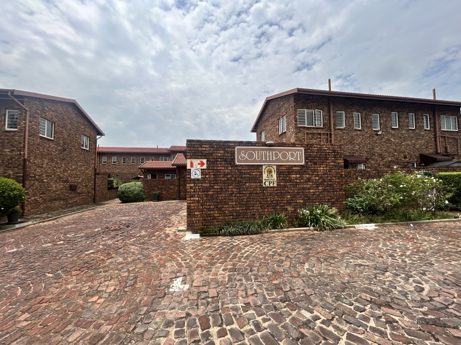 To Let 2 Bedroom Property for Rent in Freeway Park Gauteng