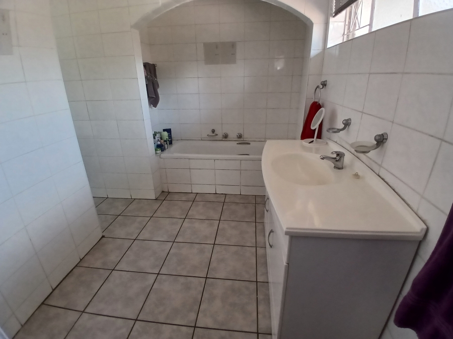 4 Bedroom Property for Sale in Sharon Park Gauteng