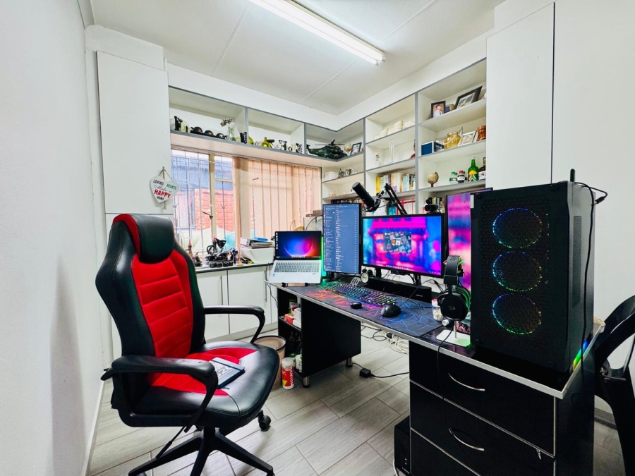 3 Bedroom Property for Sale in Magalieskruin Gauteng